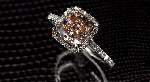 パテックフィリップが紡ぐ世代を超える芸術と中古市場に宿る価値の真髄 パテックフィリップが紡ぐ世代を超える芸術と中古市場に宿る価値の真髄